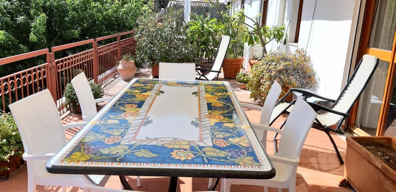 White Lotus Apartment ตาออร์มินา ภายนอก รูปภาพ